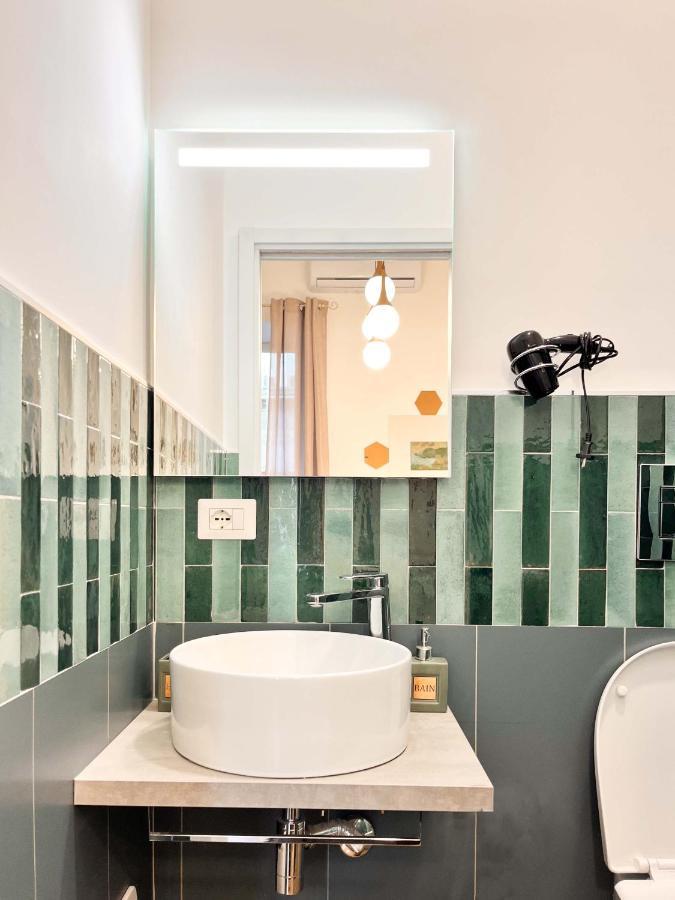 Portico 32 Bed & Breakfast